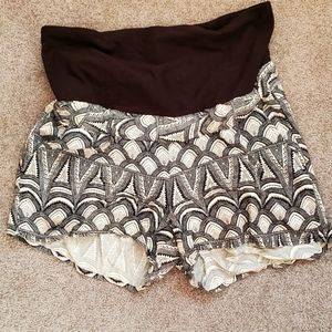 H&M Mama maternity shorts sz US 6
